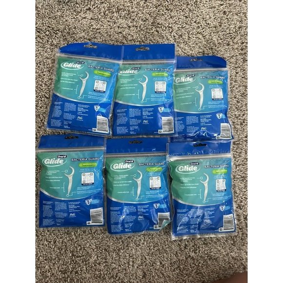 6x Oral-B Glide Bacteria Guard Floss Picks, Mint Flavored, 75 ct - Picture 4 of 4